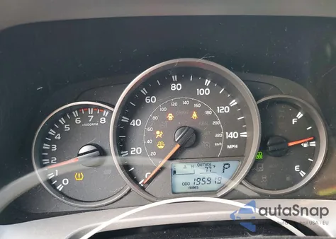 2016 Toyota Rav4 Le z USA, uszkodzony, nr VIN 2T3ZFREV6GW311663